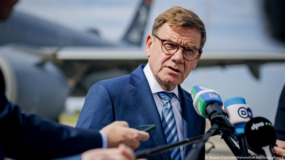 Глава МИД ФРГ - за исключение помощи Украине из долгового тормоза 1 77944627 403.jpg Deutsche Welle Глава МИД ФРГ