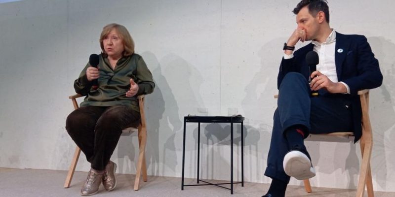 Светлана Алексиевич: "Ненависть никого никогда не спасала" 1 77951395 403.jpg Deutsche Welle Светлана Алексиевич