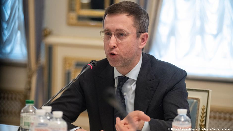 Зеленский передал Раде представление на нового премьера 1 77971387 403.jpg Deutsche Welle Владимир Зеленский