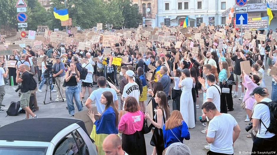 Пятый день протестов в Киеве: Сырского отправят в отставку? 1 78042462 403.jpg Deutsche Welle Александр Сырский, протесты в Киеве