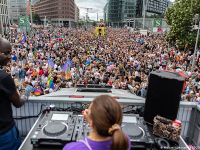 В Берлине прошел 48-й ЛГБТ-парад Christopher Street Day 4 78115308 403.jpg Deutsche Welle Christopher Street Day, ЛГБТ-парад
