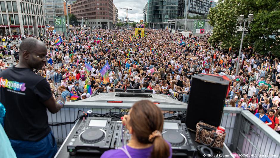 78115308 403.jpg Deutsche Welle Christopher Street Day, ЛГБТ-парад
