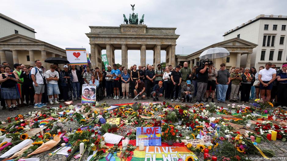 78124908 403.jpg Deutsche Welle ЛГБТ-парад, теракт в Берлине
