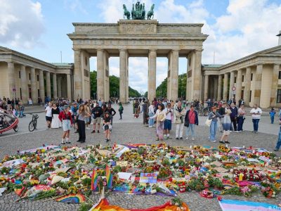 78135049 403.jpg Deutsche Welle ЛГБТ-парад