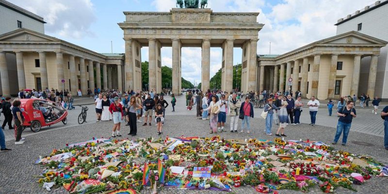 78135049 403.jpg Deutsche Welle ЛГБТ-парад
