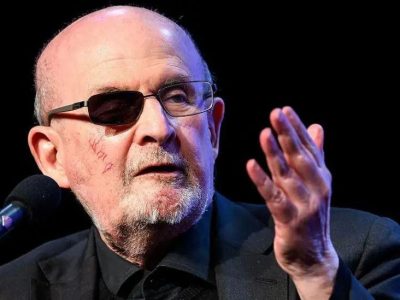 Нападавший на Салмана Рушди признан виновным в терроризме. Ему грозит пожизненный срок за следование призыву «Хезболлы» 3 Рушди выступает в марте 2026 года