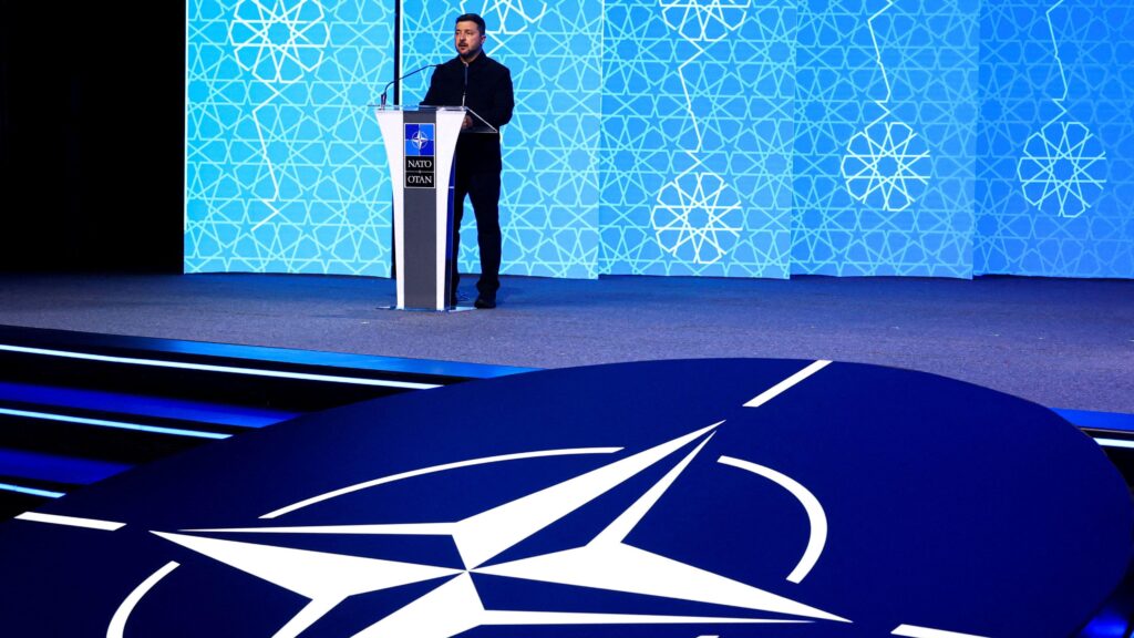 Поставки ракет Украине, дроны и «дальнобойные санкции». Главное по итогам первого дня саммита НАТО в Анкаре 1 Владимир Зеленский во время выступления на саммите НАТО
