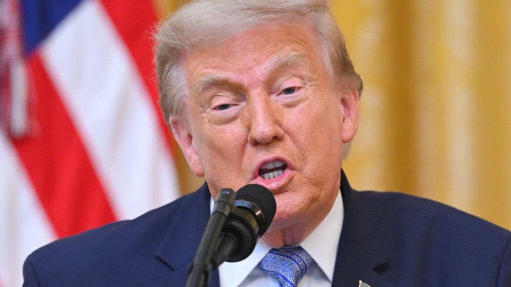 Дональд Трамп на трибуне 16 июля