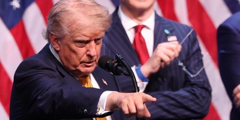 Трамп заявил, что возобновляет морскую блокаду Ирана и будет взимать 20% от стоимости грузов в Ормузском проливе 1 Дональд Трамп