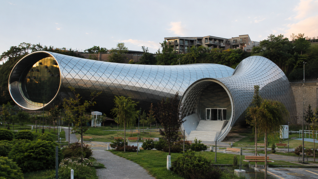 Abesadze: City Hall Decides to Demolish the "Rike Jugs" 1 rike News