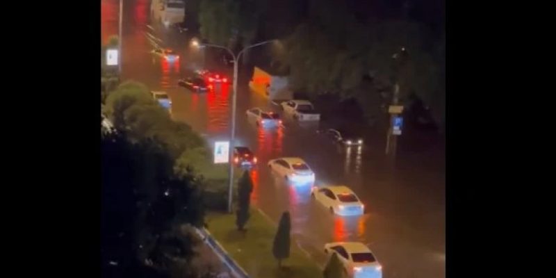 Агентство: в Тбилиси за 8 часов выпало до 2,5 месячной нормы осадков 1 tbilisi tsvima w h новости Национальное агенство окружающей среды, обильные осадки, осадки в Тбилиси