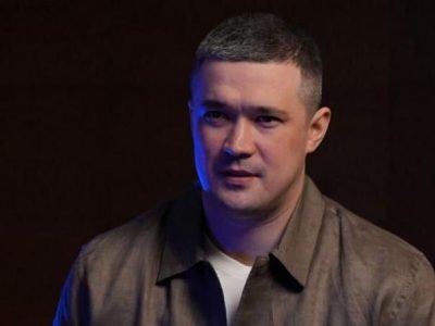 Экс-министр обороны Украины Михаил Федоров о Зеленском, выборах и своей отставке в интервью Би-би-си 2 Федоров на темном фоне
