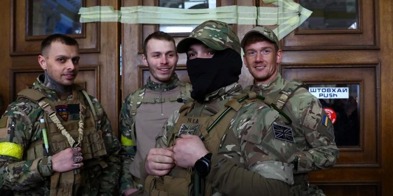 Военный омбудсмен: Украину защищают около 16 тысяч иностранных добровольцев 1 61076225 403.jpg Deutsche Welle
