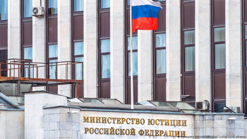 Минюст РФ причислил к "иноагентам" комика Александра Незлобина 1 63403775 403.jpg Deutsche Welle