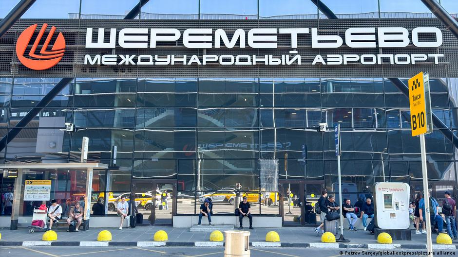 "Верстка": Власти РФ усилят контроль за поездками россиян за границу 1 69792636 403.jpg Deutsche Welle