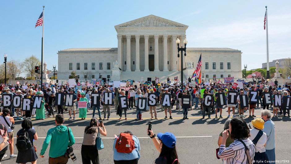 78276384 403.jpg Deutsche Welle гражданство, гражданство сша, США, Трамп