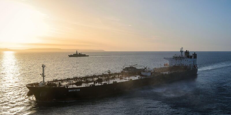 Конгресс США одобрил «адские санкции» против России. Почему Трамп не спешит их вводить? 1 Задержание танкера Smyrtos в территориальных водах Великобритании