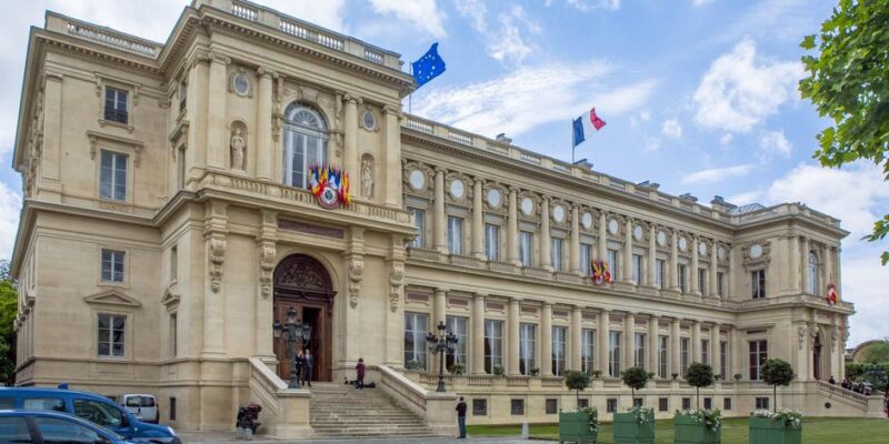 Франция осудила проведение РФ "выборов" на оккупированных территориях Украины 1 57990832 403.jpg Deutsche Welle