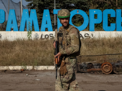Россия приближается к «поясу крепостей», несмотря на поражение под Лиманом. Что происходит на Славянско-Краматорском направлении 11 Украинский военный около Краматорска