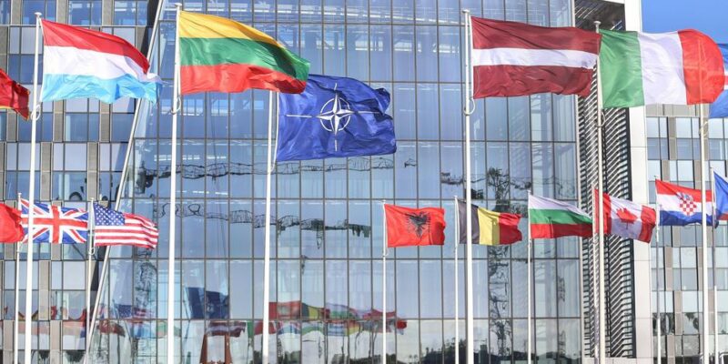 НАТО отвергла обвинения России в "нагнетании обстановки" в Калининградской области 1 74590969 403.jpg Deutsche Welle