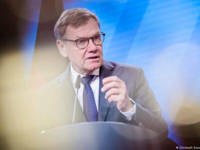 МИД ФРГ решительно отверг слова Лаврова о "войне" Германии против России 2 79200430 403.jpg Deutsche Welle