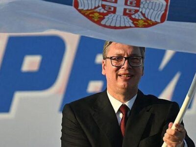 Вучич с сербским флагом