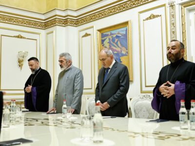 Пашинян предлагает провести парламентское расследование «кризиса» в Армянской церкви 1 archbishop abraham mkrtchyan nikol pashinyan новости OC Media