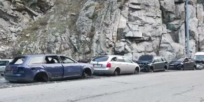 «Постапокалиптическое зрелище»: Северная Осетия уберёт автомобили, брошенные бежавшими от мобилизации россиянами 8 maxresdefault 1080x720 20260924 142816 политика OC Media