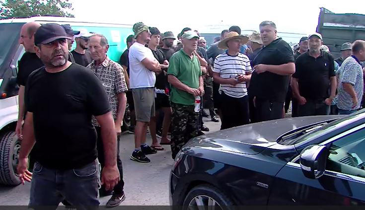 Protesting Kakheti Farmers Begin Delivering Grapes Following Price Hike 1 News