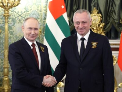 Путин поздравил де-факто лидера Абхазии с т. н. Днём Победы и независимости 2 vladimir putin badra gunba новости