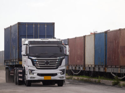 Экспорта из Грузии в Иран увеличился на 746% 2 white truck with shipping containers on rails 2026 03 20 03 59 22 utc новости