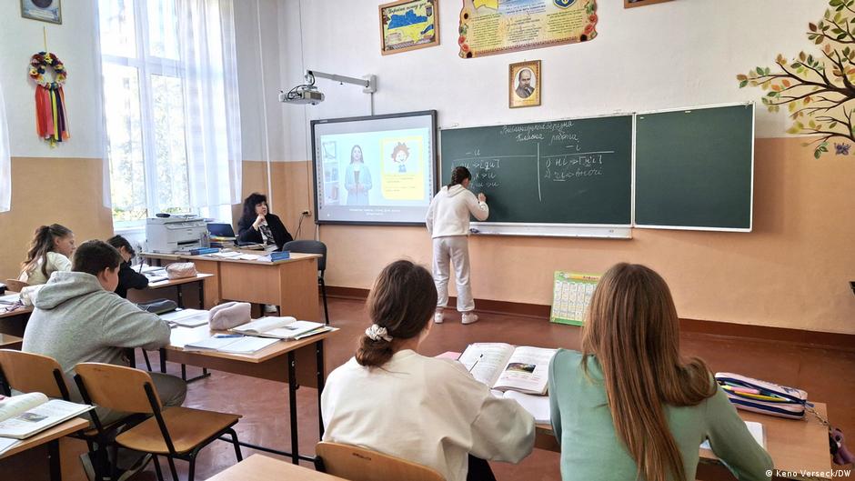 Венгрия приветствовала проект расширения прав венгерского меньшинства в Украине 1 76621047 403.jpg Deutsche Welle