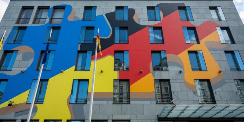 Страны Запада готовят план передислокации своих посольств из Киева во Львов или в Польшу 1 77094298 403.jpg Deutsche Welle
