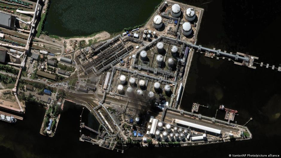 Атака дронов на Санкт-Петербург: поражены нефтяной терминал и дата-центр VK, сообщается об ударе по мосту 1 77455859 403.jpg Deutsche Welle