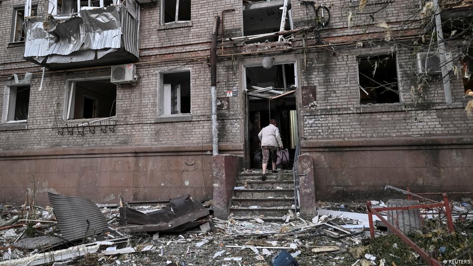 В результате удара РФ по Запорожью погибли пять человек, в том числе два ребенка 1 79607693 403.jpg Deutsche Welle