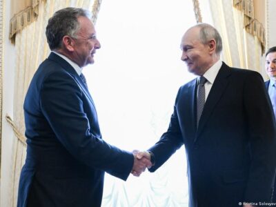 The Economist: новый план США по Украине предполагает демилитаризованную зону в Донбассе, отказ от НАТО и смягчение санкций против РФ 2 79721692 403.jpg Deutsche Welle