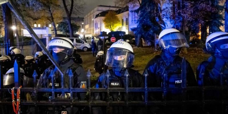 В Польше заявили о "госперевороте" из-за обострения ситуации с Конституционным трибуналом: что известно 1 79813640 403.jpg Deutsche Welle