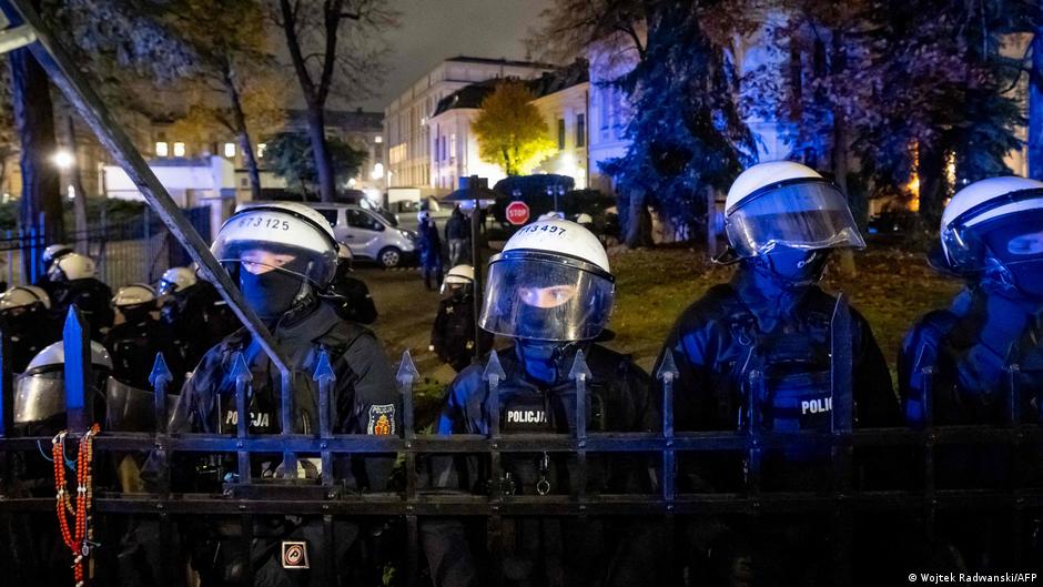 В Польше заявили о "госперевороте" из-за обострения ситуации с Конституционным трибуналом: что известно 1 79813640 403.jpg Deutsche Welle