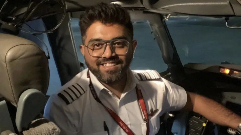 Раненый пилот Flydubai смог открыть дверь кабины и спас людей. Что известно о летчике, которого называют героем 1 Смит Маччхар