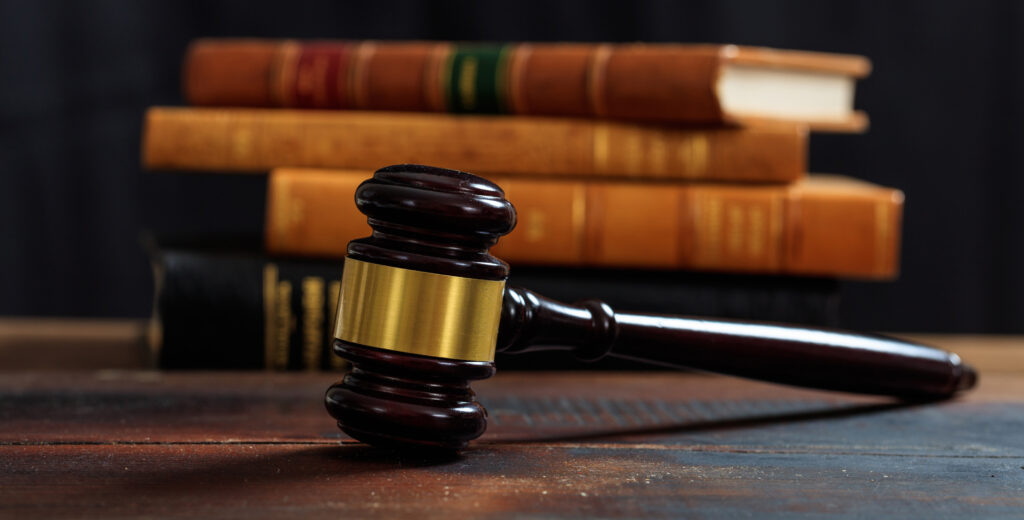 law gavel and law books on table 2026 09 23 00 30 22 utc политика featured
